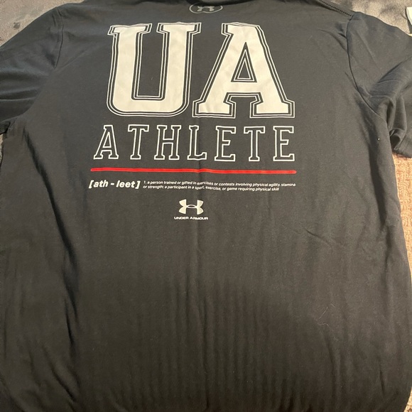 Under armor T-shirt - Picture 2 of 2